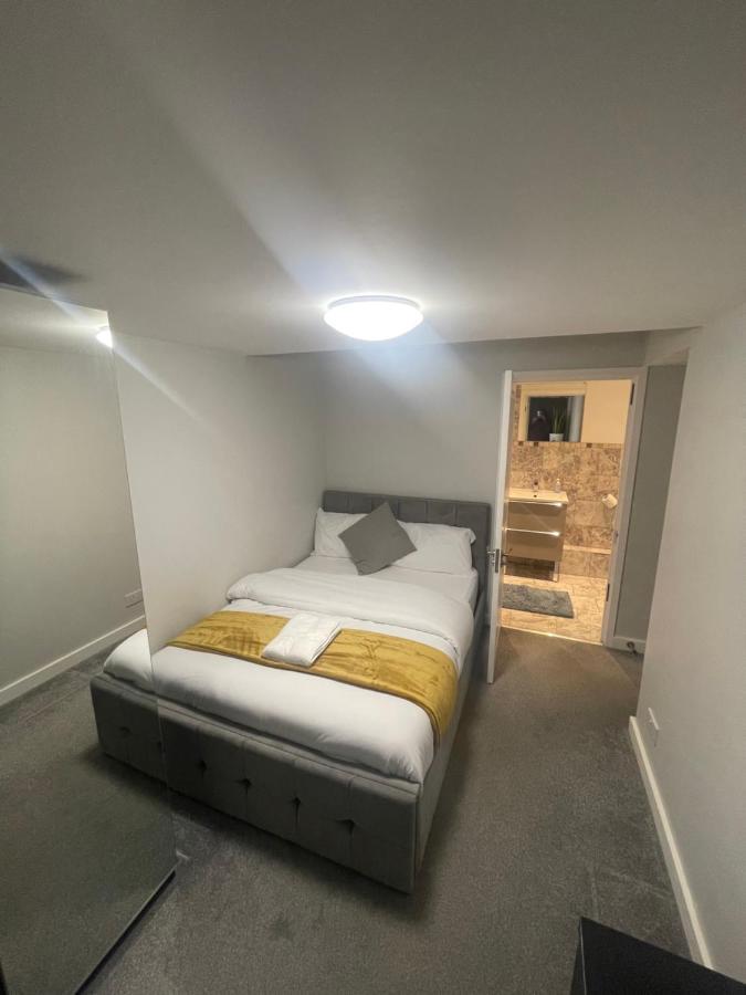 Beautiful En-Suite Bedroom Ipswich Exterior photo